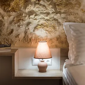 Camara Apartment